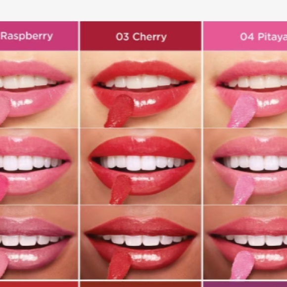 Clarins Lip Comfort Oil in ‘03 - Cherry’ - Picture 3 of 4